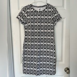 Old Navy Short Sleeved Dress (M) - Black and white geometric pattern